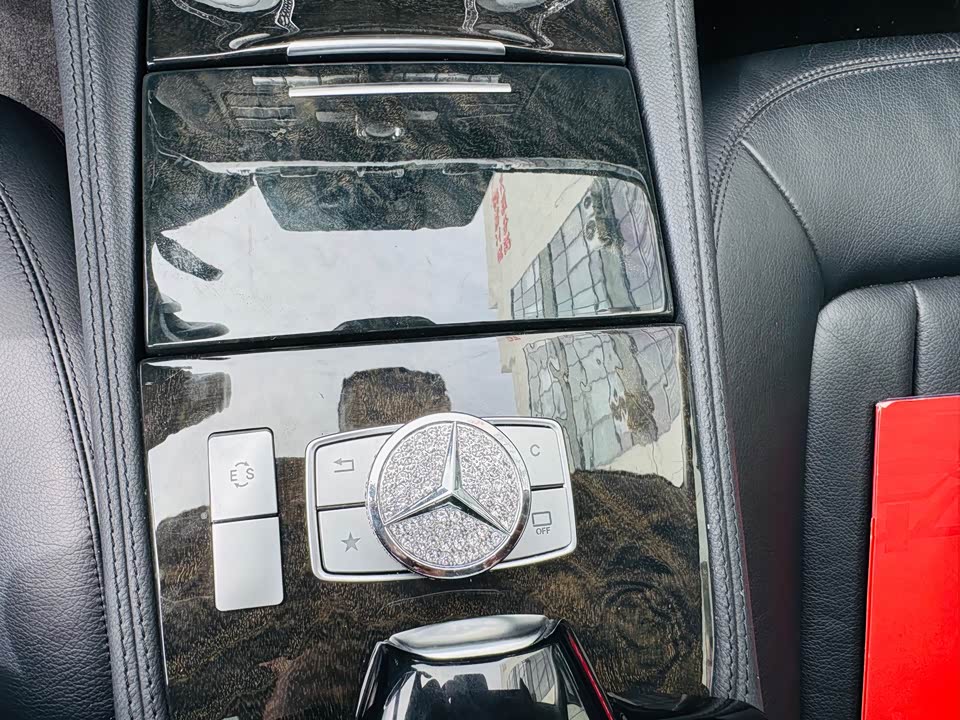 Mercedes-Benz CLS Mercedes-Benz CLS