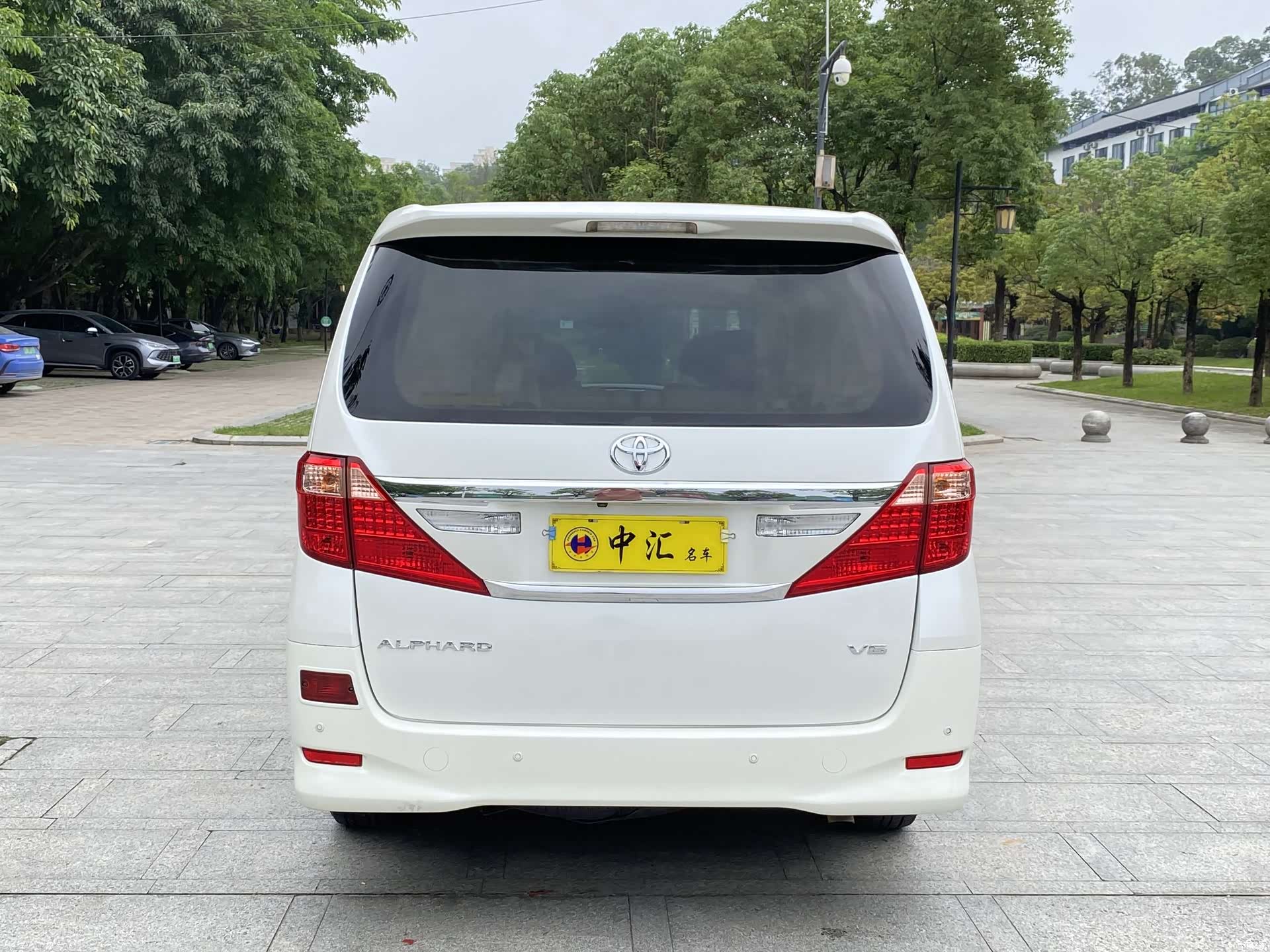 Toyota Alphard, 2012 8