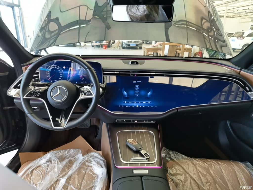 Mercedes-Benz E-Class, 2024 10