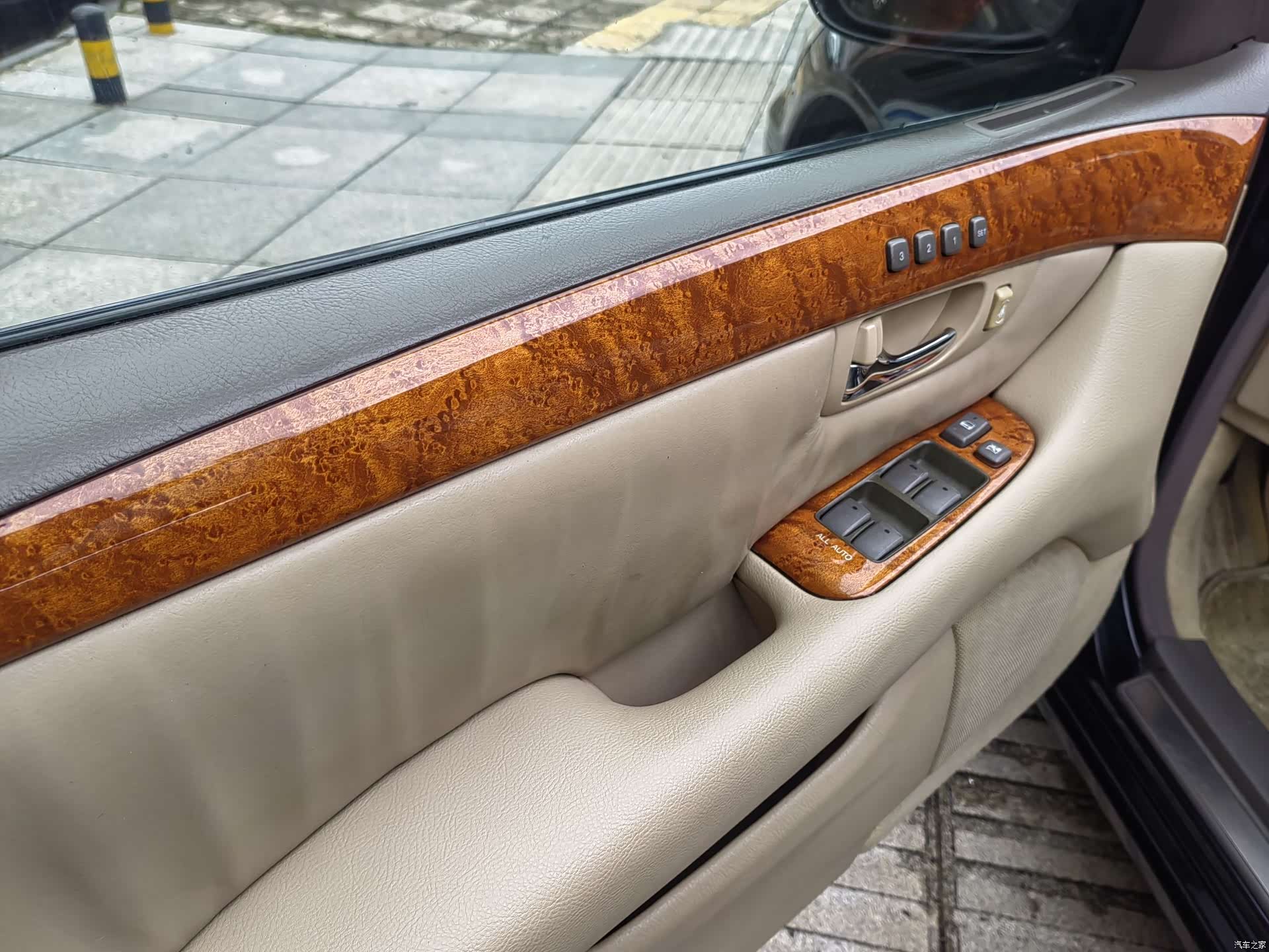 Lexus LS, 2005 11