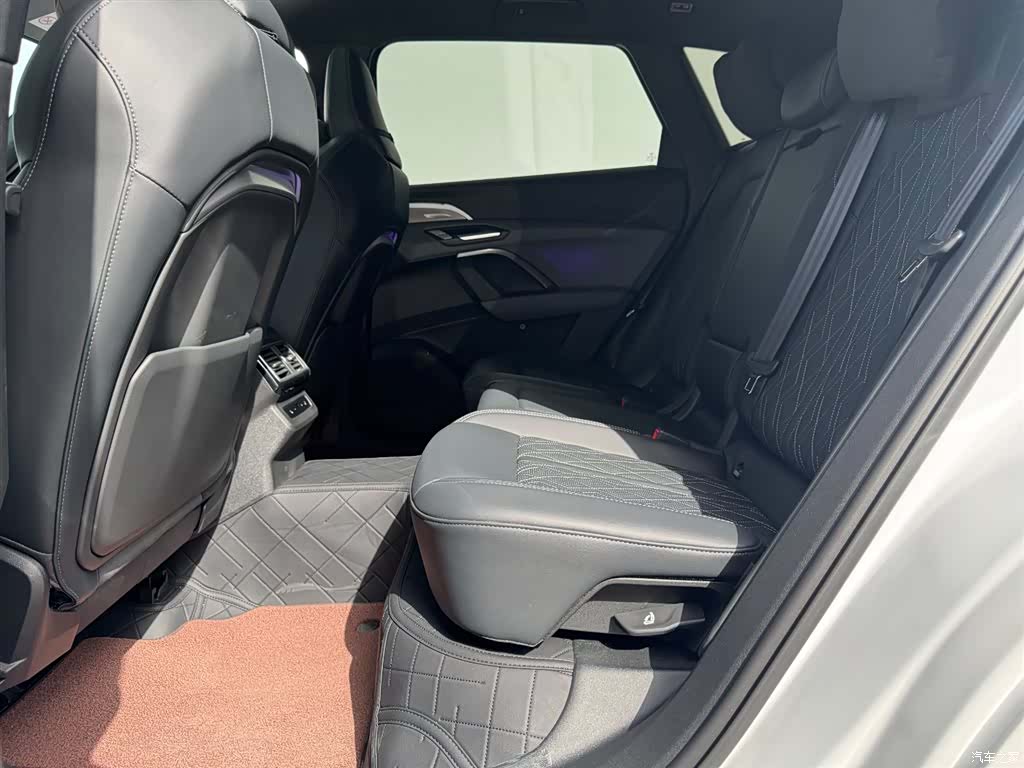 Audi Q5L, 2026 18