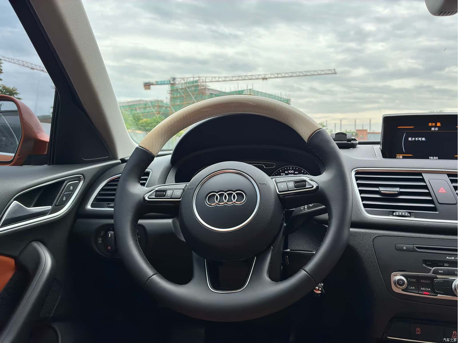 Audi Q3, 2015 11