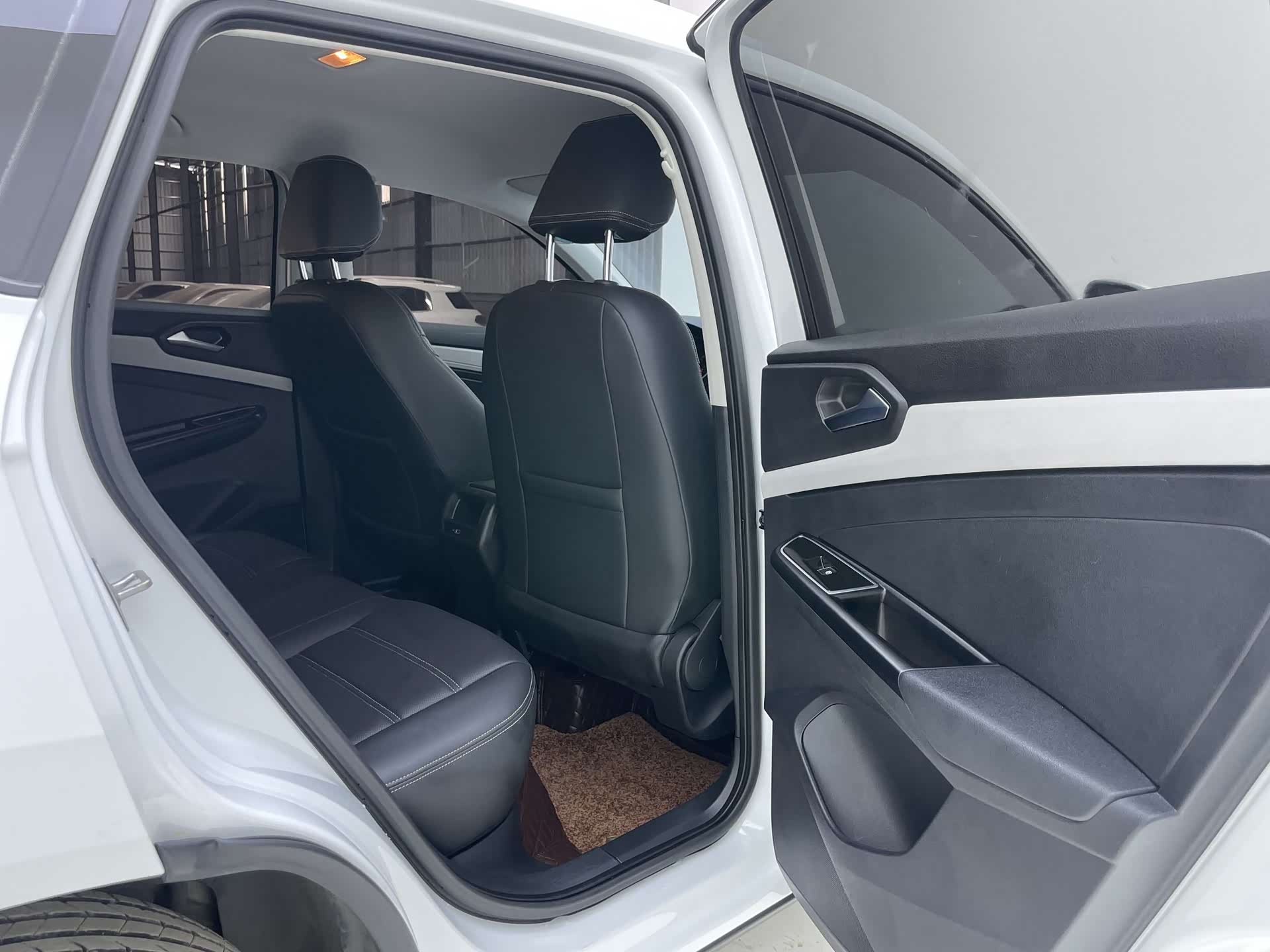 Volkswagen VS5, 2023 19