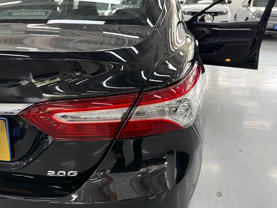 Toyota Camry 2020, фото 16