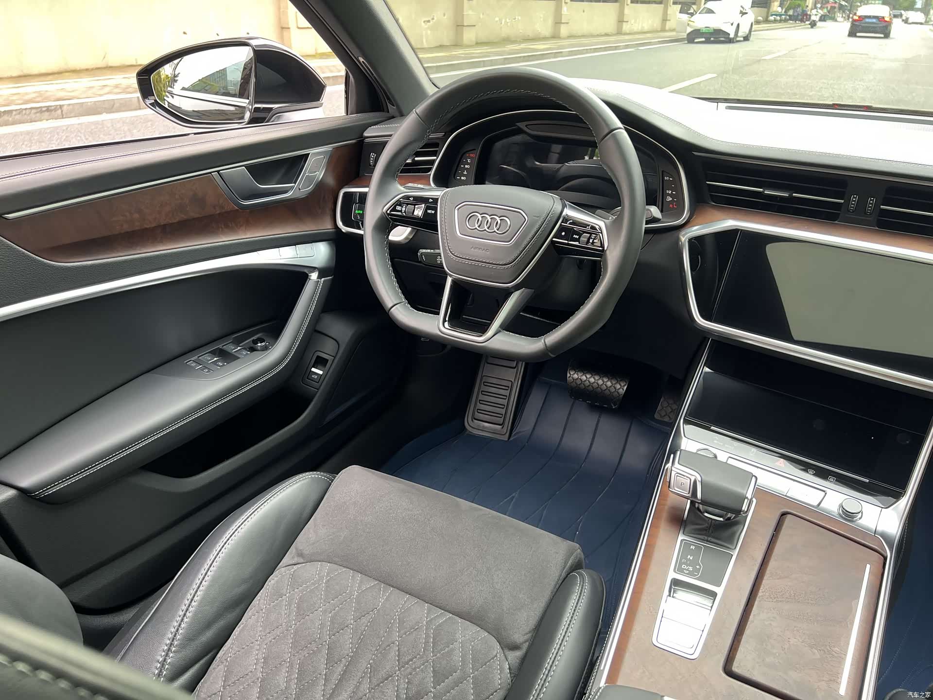 Audi A6L, 2023 все фото