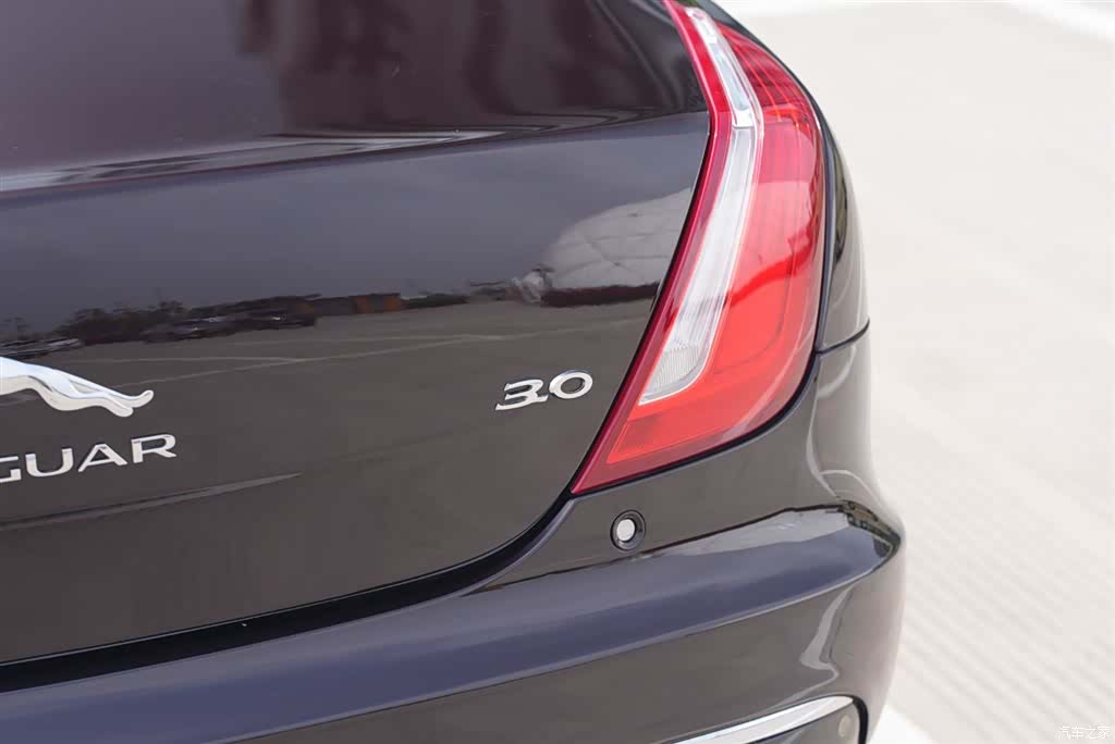 Jaguar XJ, 2017 24