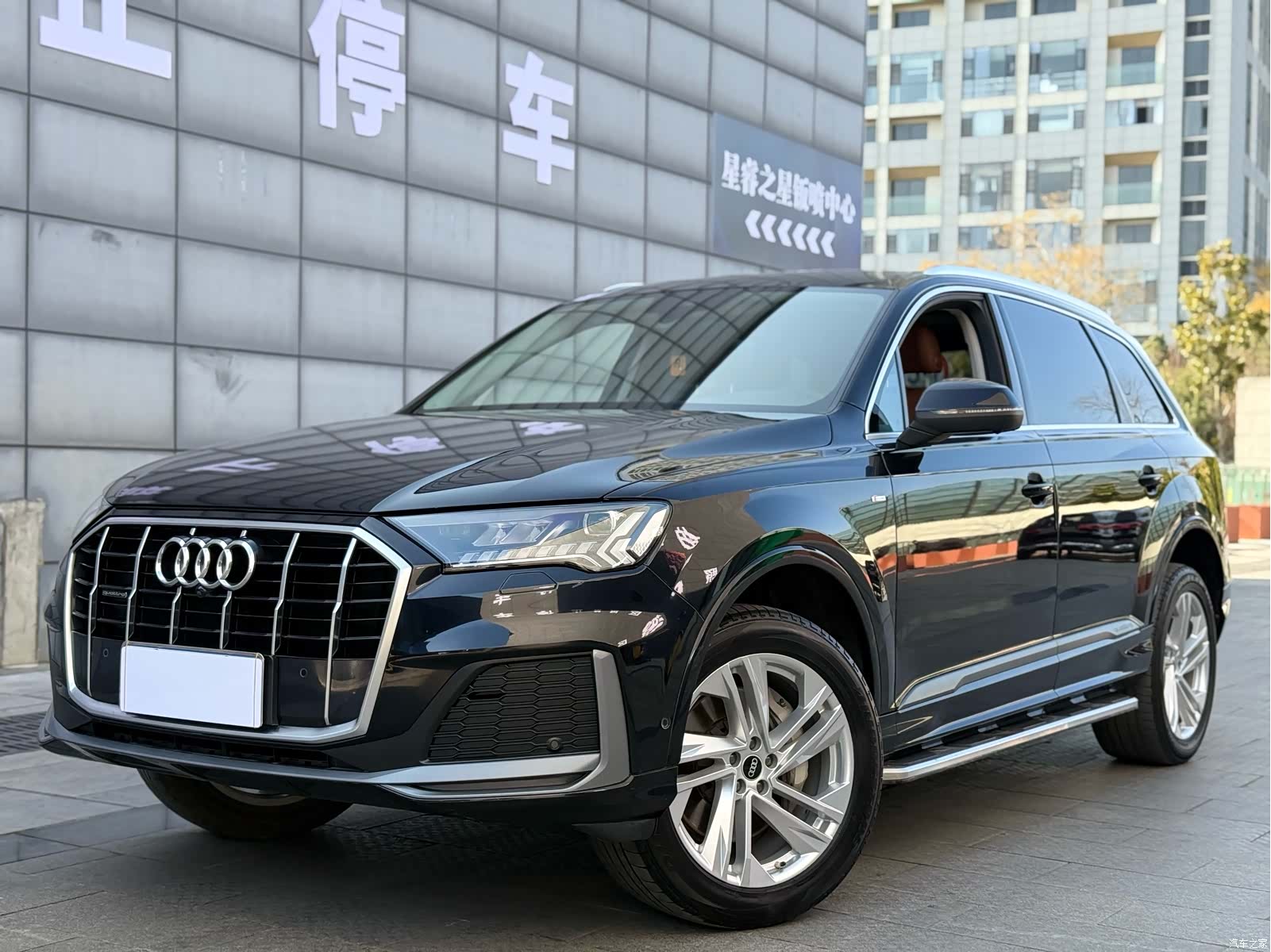 Audi Q7, 2021 1