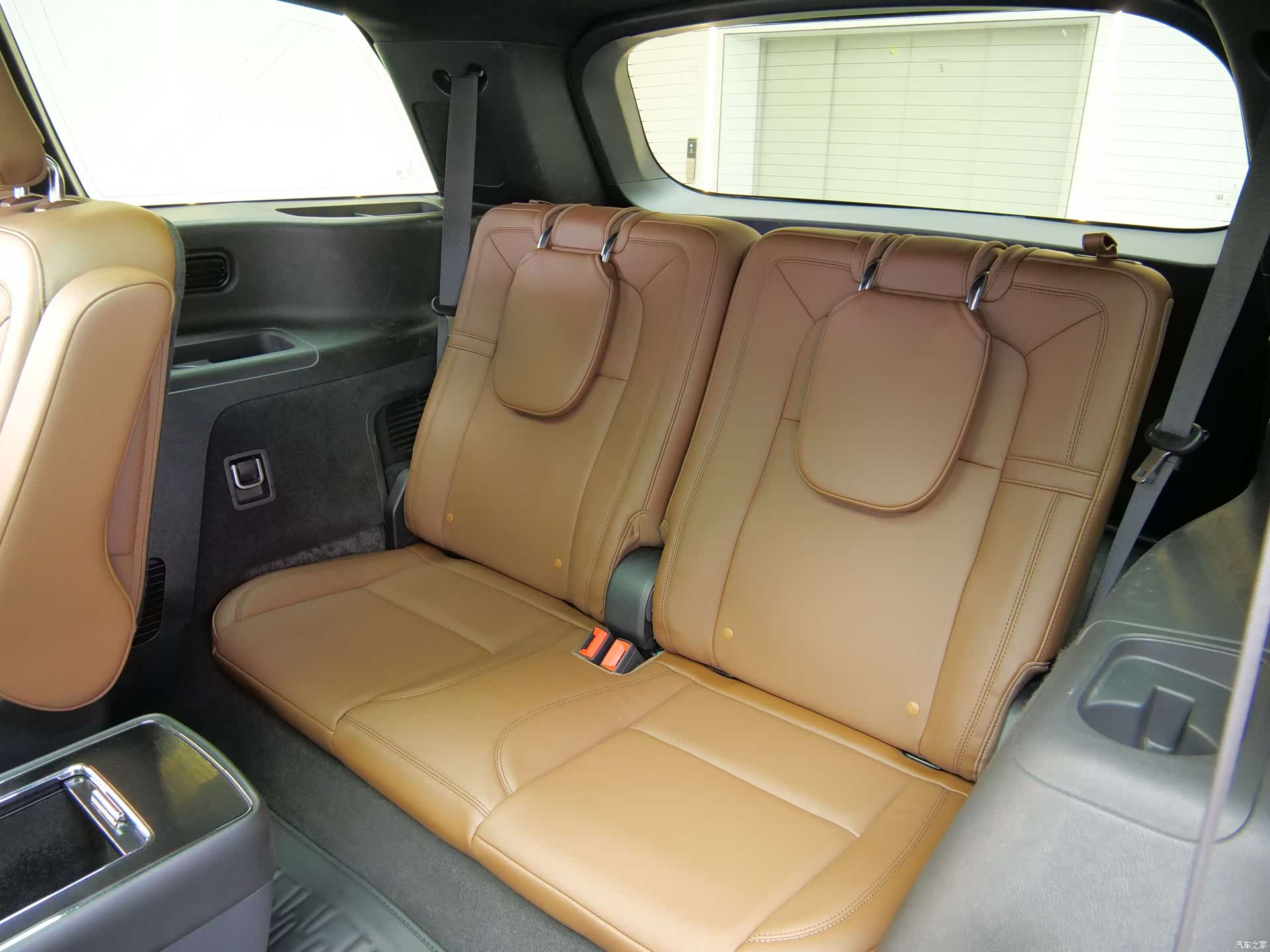 Lincoln Aviator, 2021 10