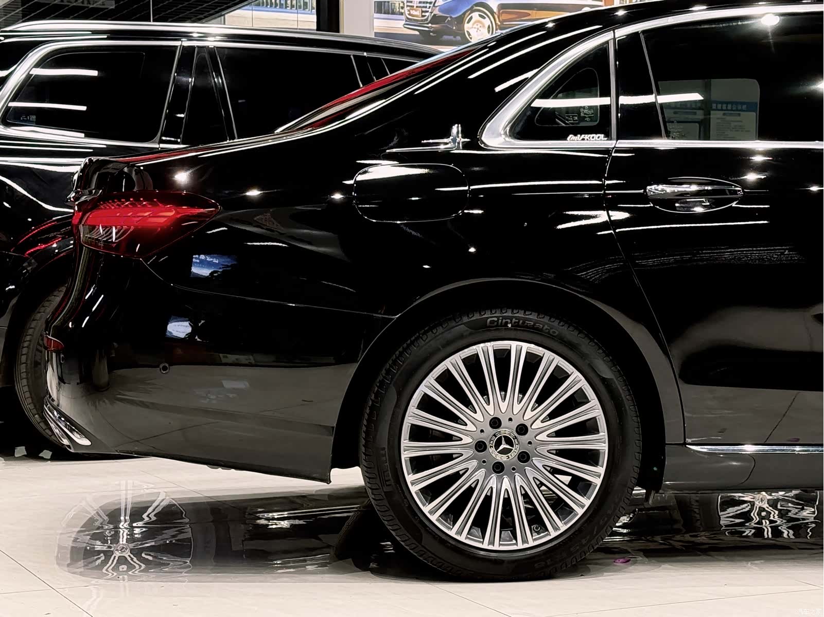 Mercedes-Benz E-Class, 2023 16