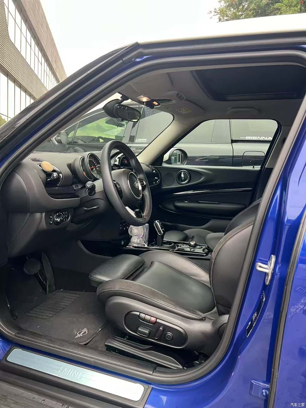 Mini Clubman, 2023 все фото
