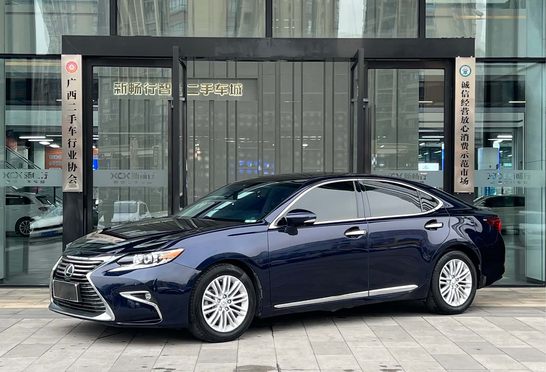 Lexus ES