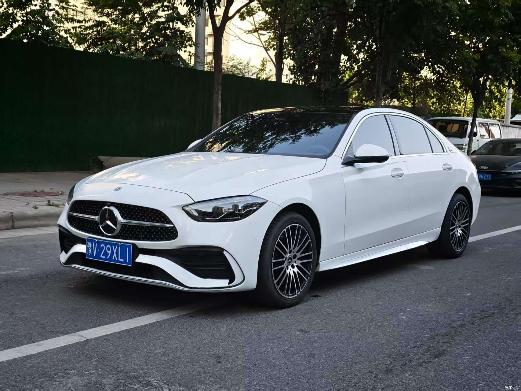 Mercedes-Benz C-Class, 2025 3