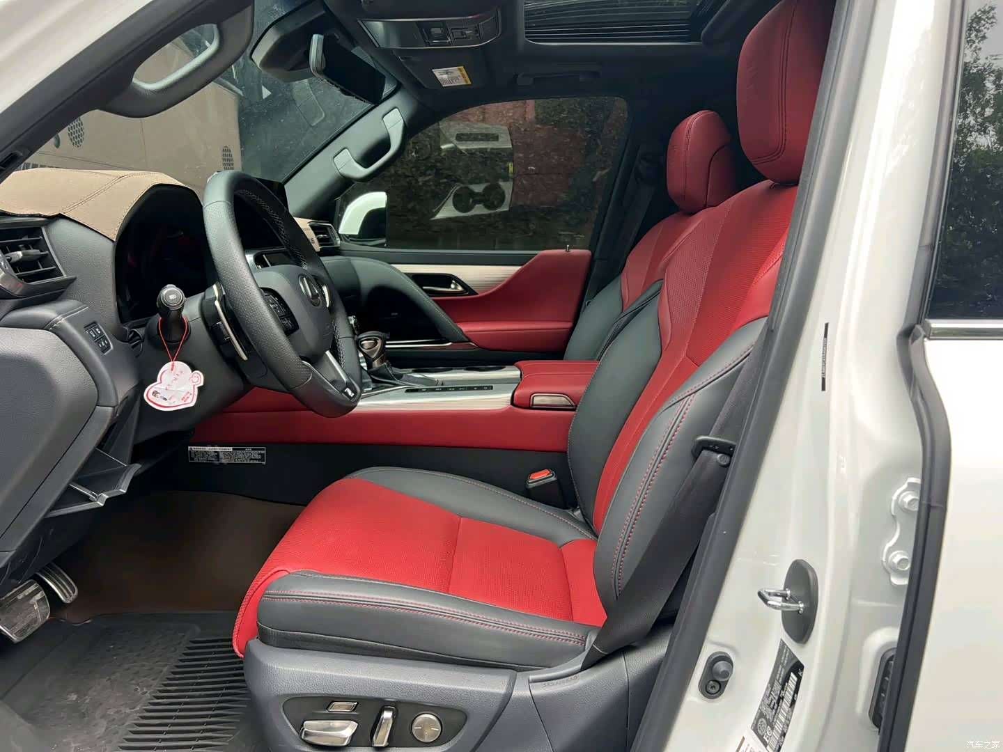 Lexus LX, 2025 6