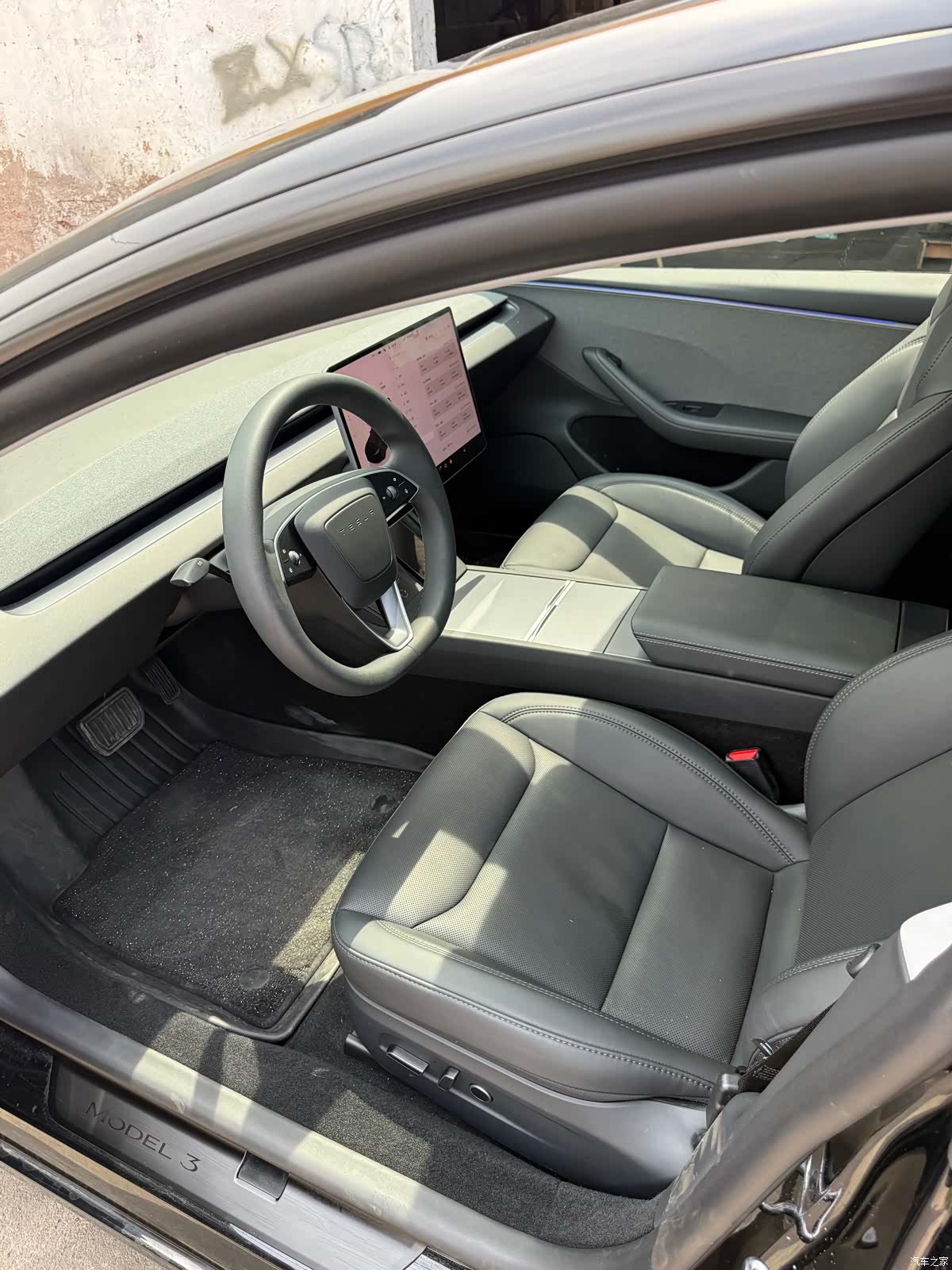 Tesla Model 3, 2025 13