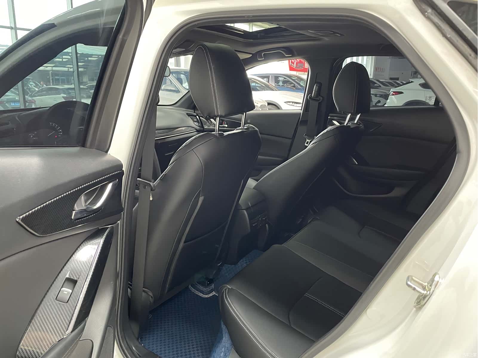 Mazda CX-4, 2023 9
