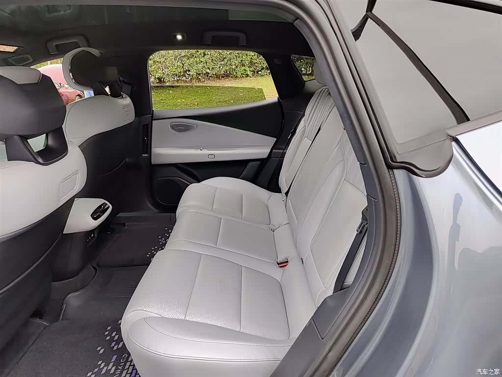 Lynk & Co Z10, 2026 8