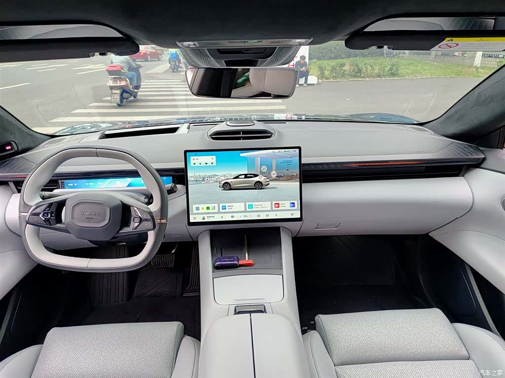 Lynk & Co Z10, 2026 10