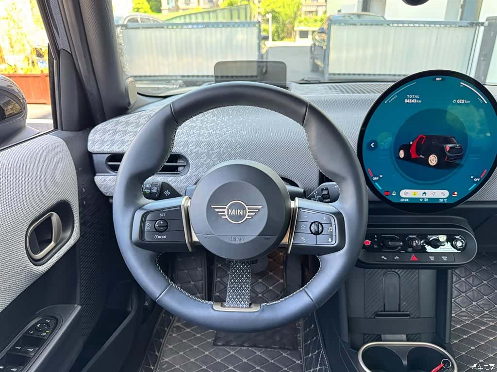 Mini Cooper, 2024 11