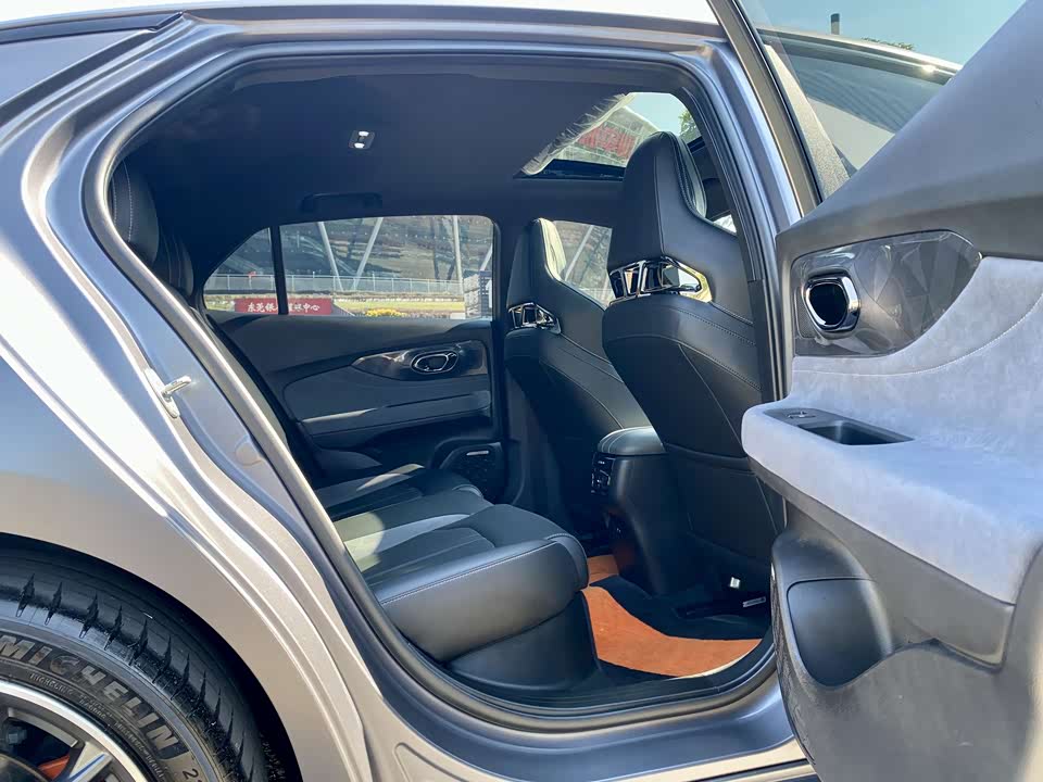 Trumpchi Shadow Leopard