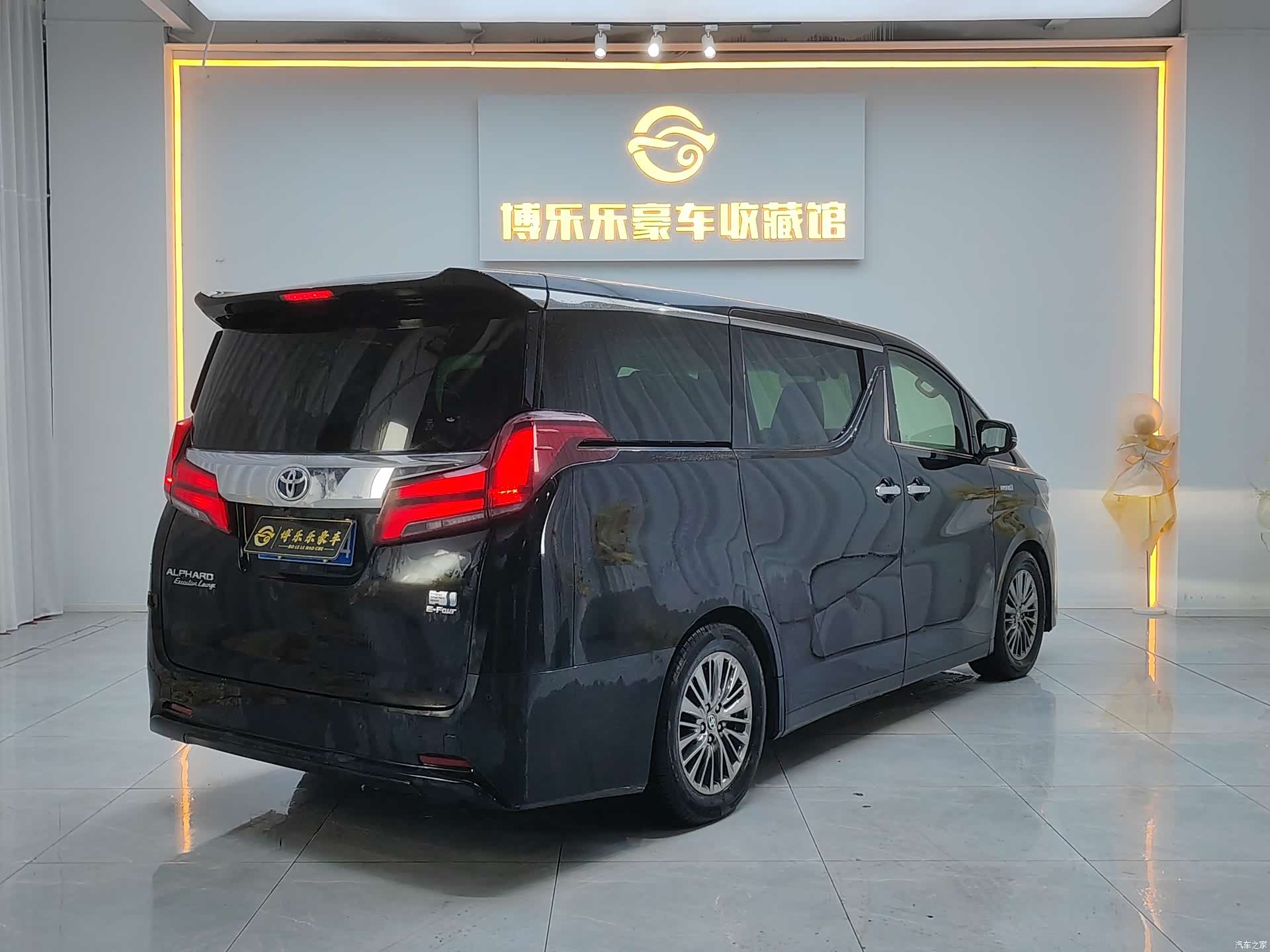Toyota Alphard, 2022 21