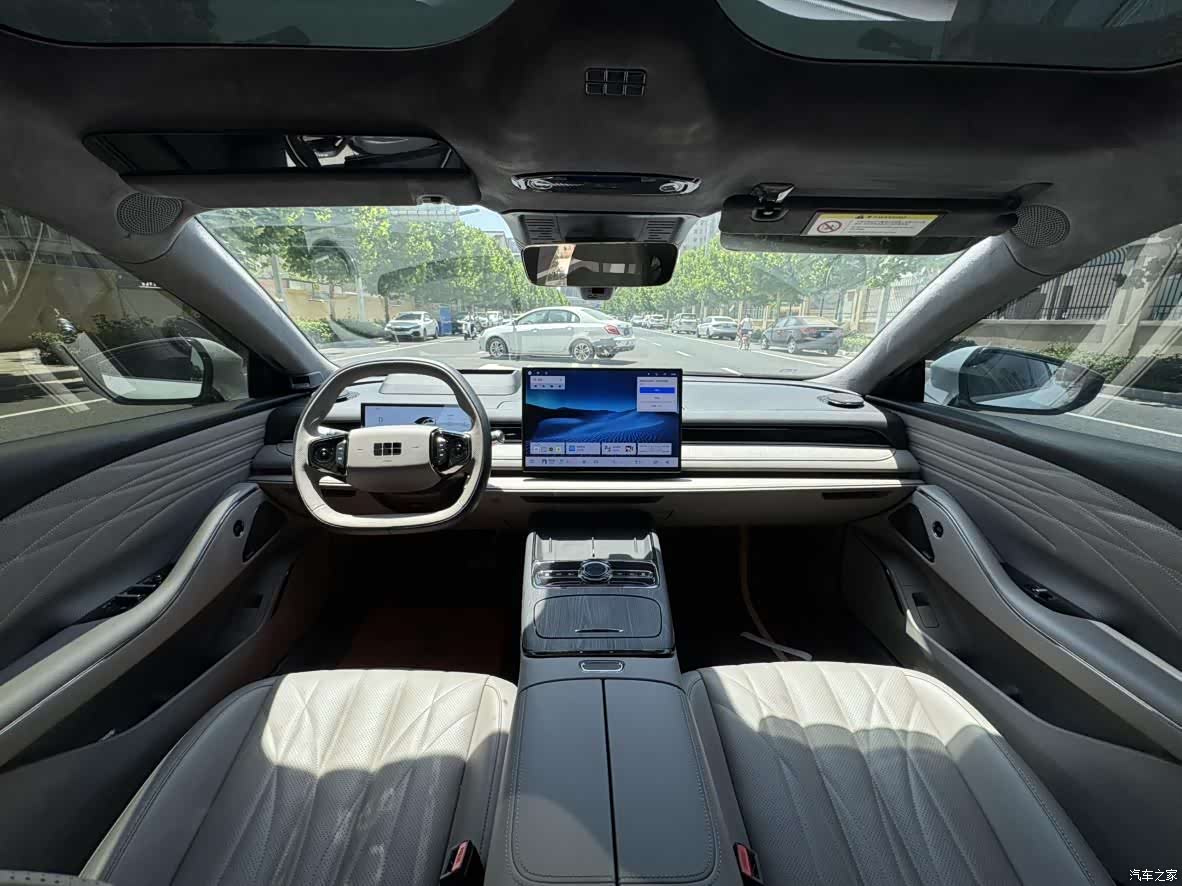 Geely 8, 2025 7