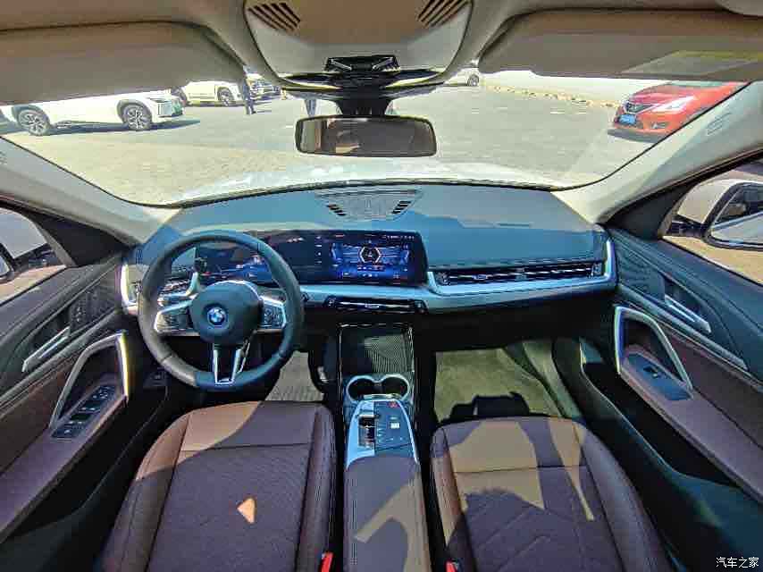 BMW iX1, 2024 4