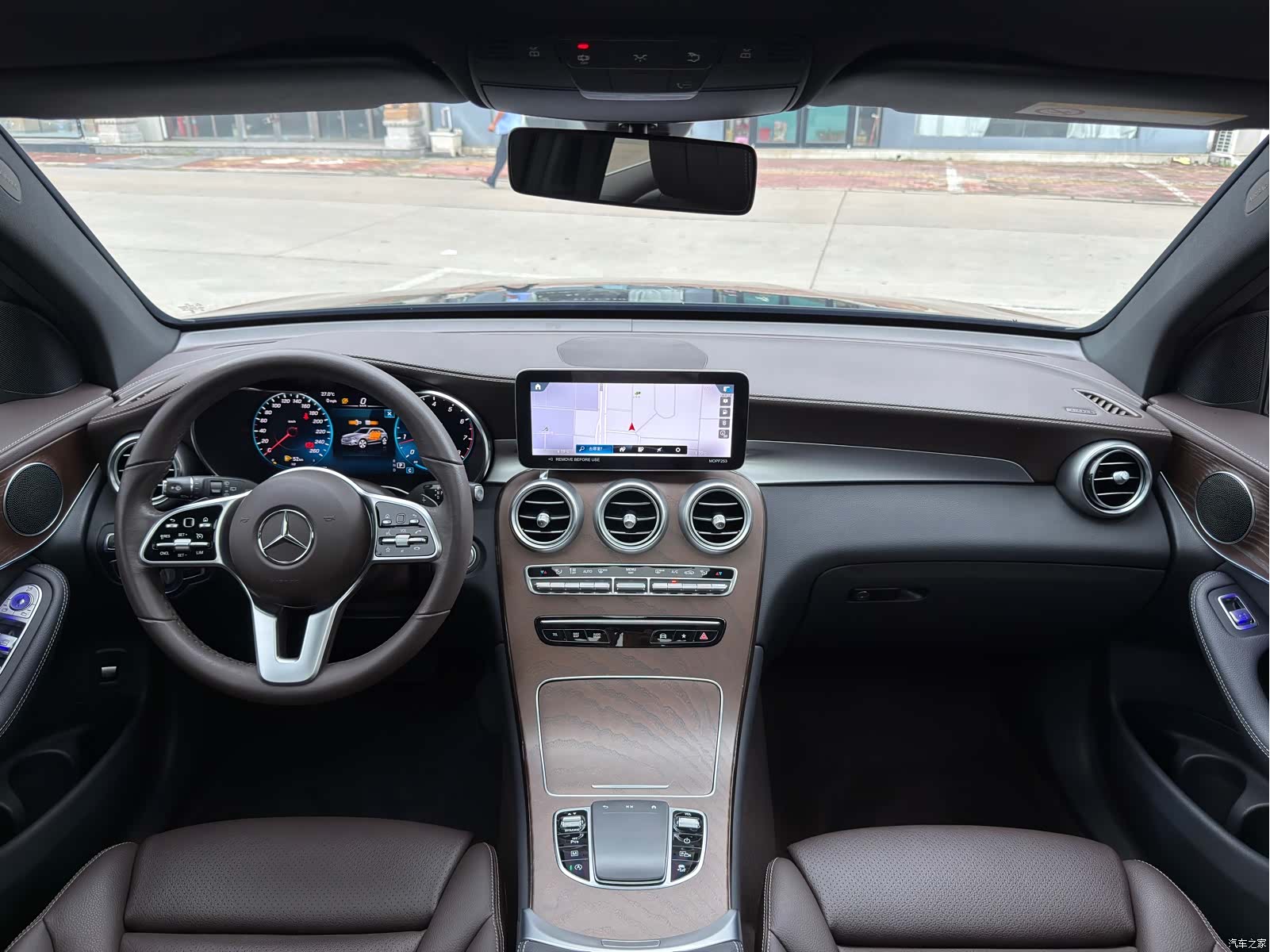Mercedes-Benz GLC, 2023 10