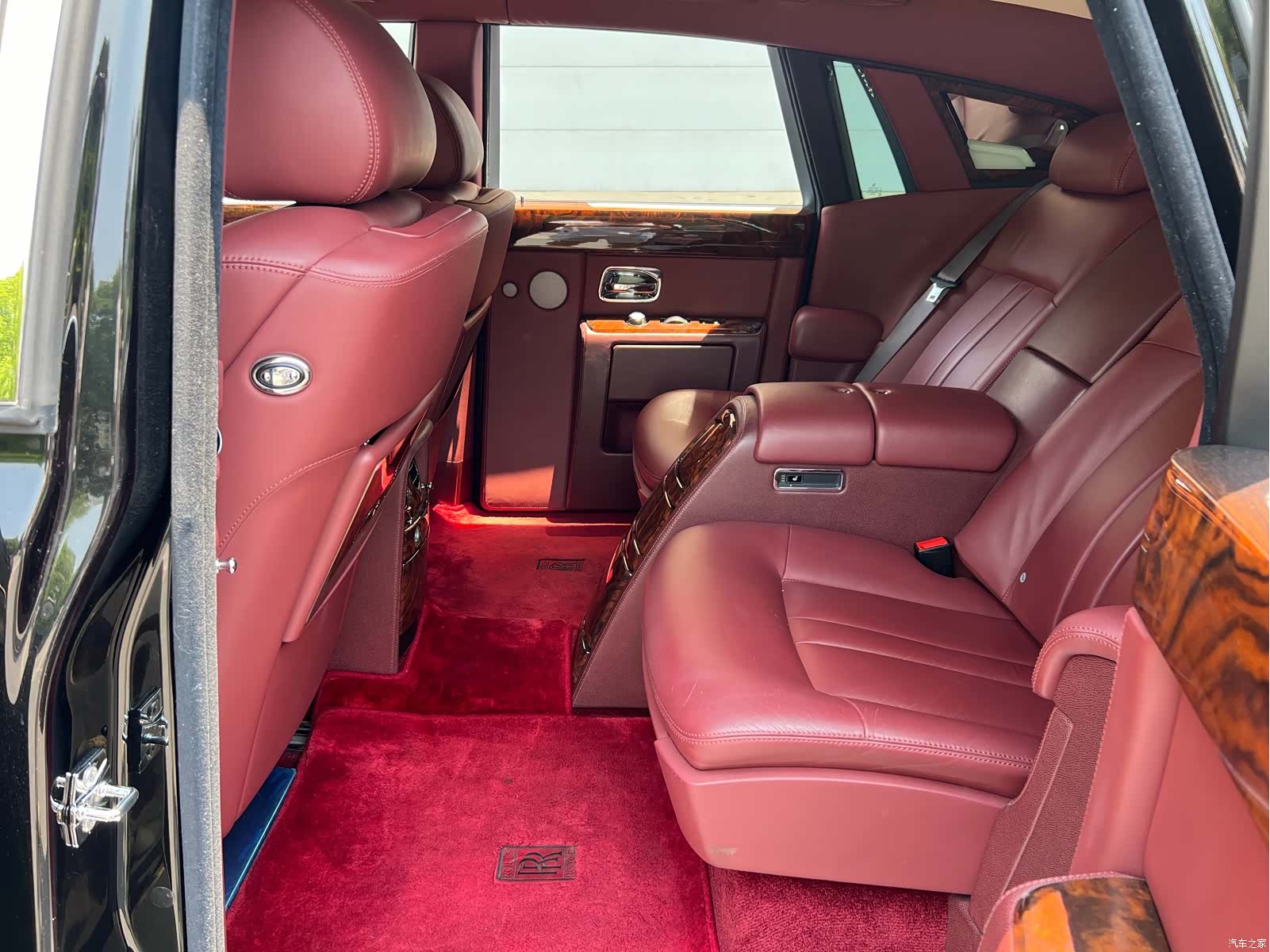 Rolls-Royce Phantom, 2015 14