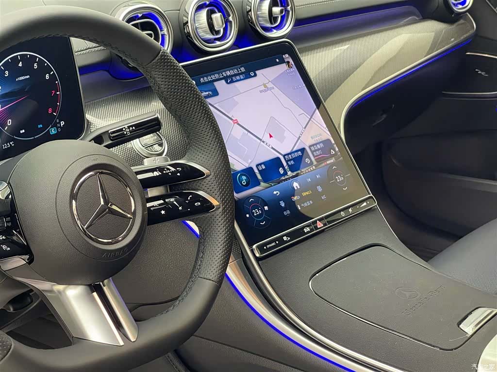 Mercedes-Benz C-Class, 2025 11