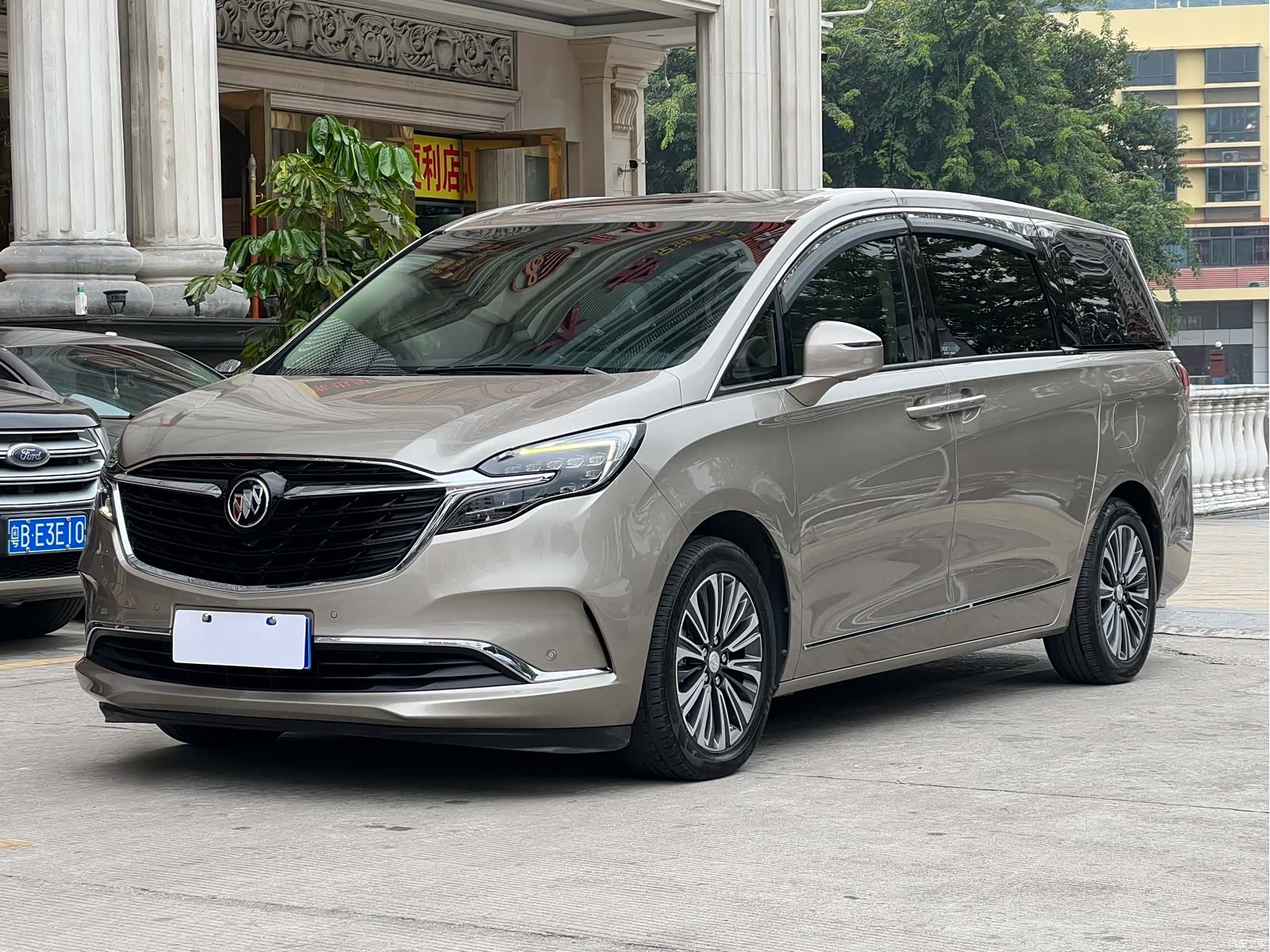 Buick GL8, 2022 1