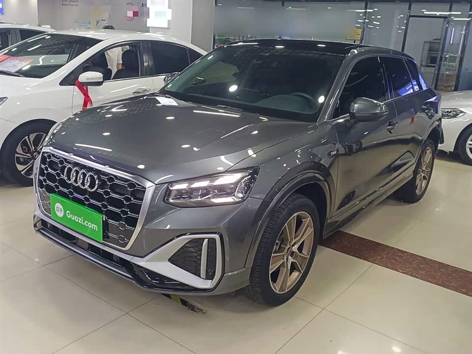 Audi Q2L