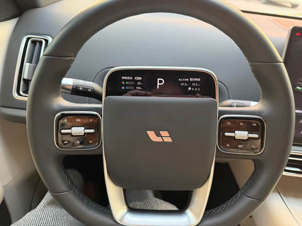Li Auto Ideal L6