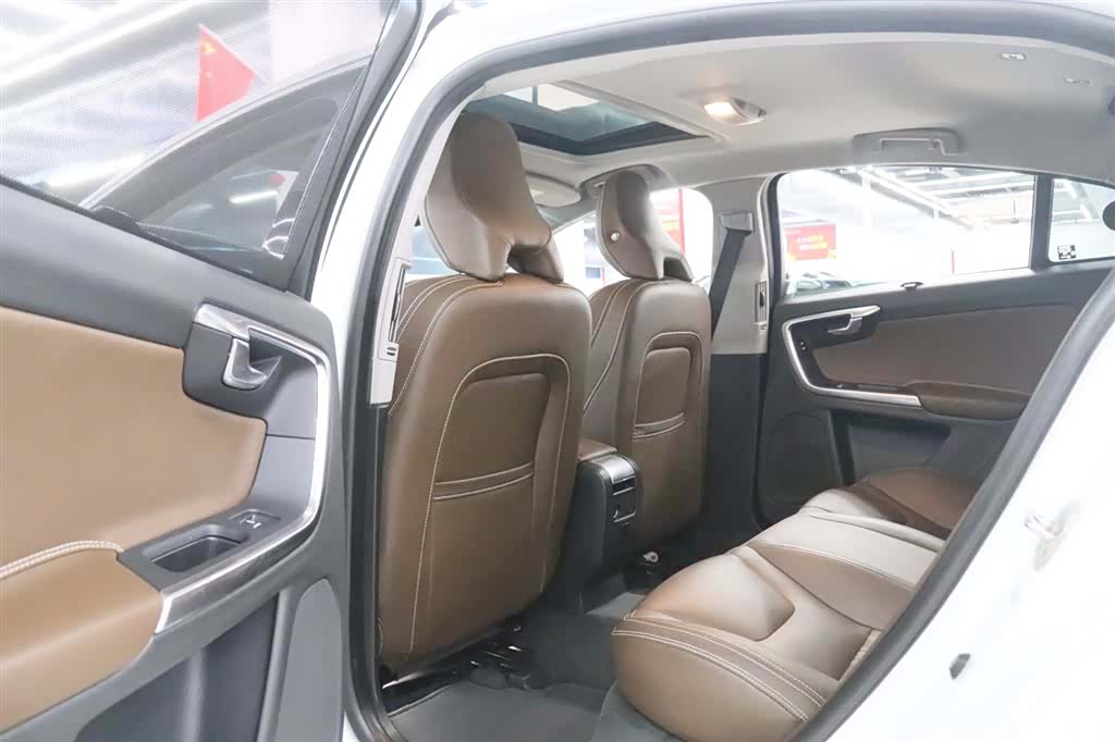 Volvo S60, 2018 14