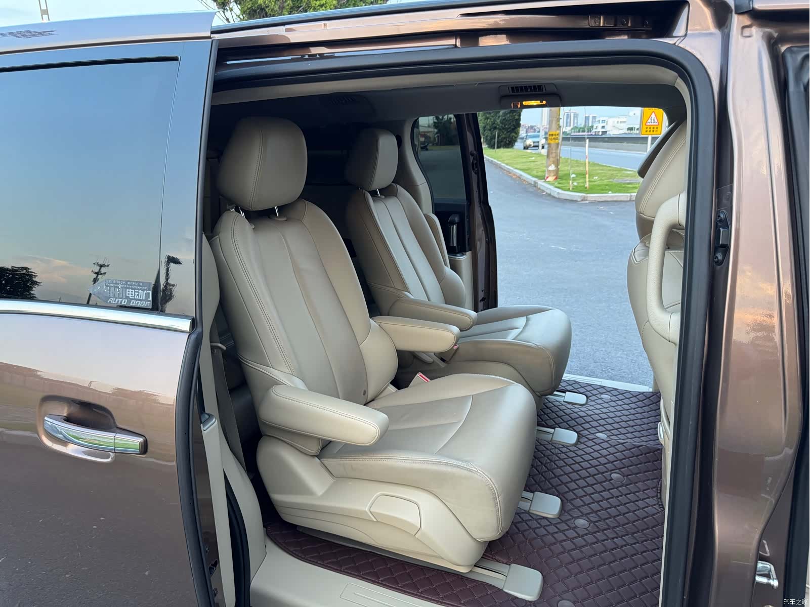 Buick GL8, 2019 19