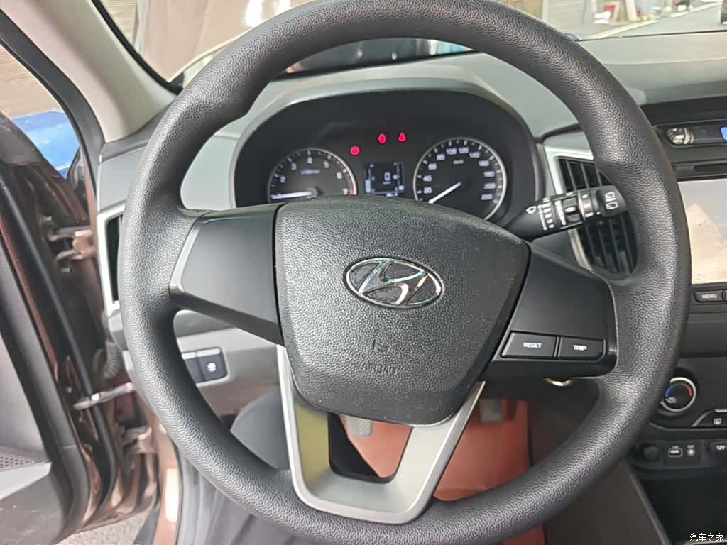 Hyundai ix25, 2016 11