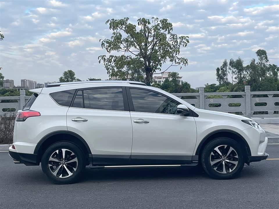 Toyota RAV4 Rongfang