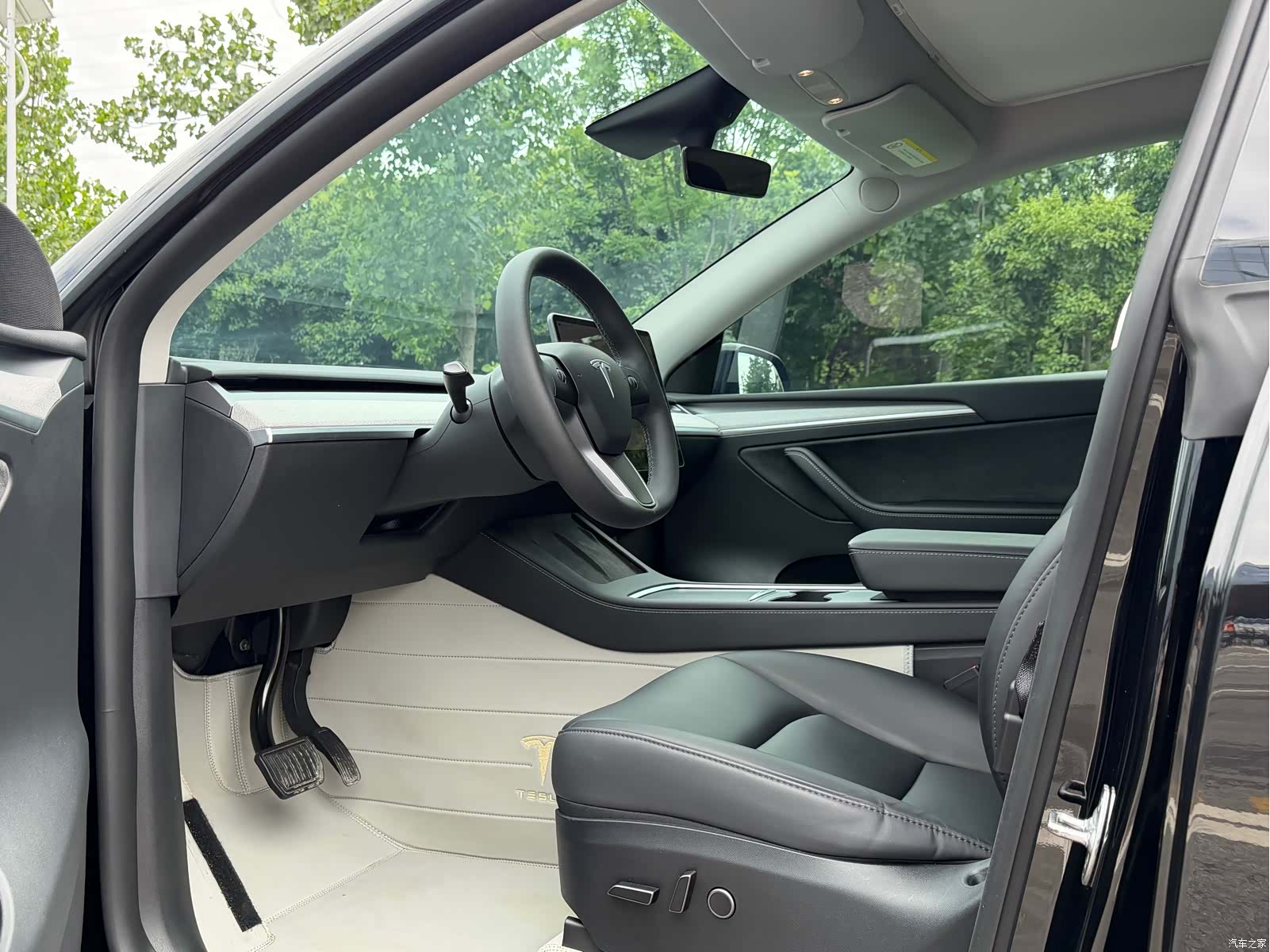Tesla Model Y, 2024 7