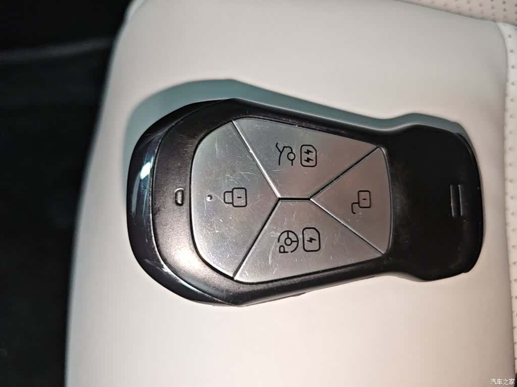 Xpeng P7, 2023 9
