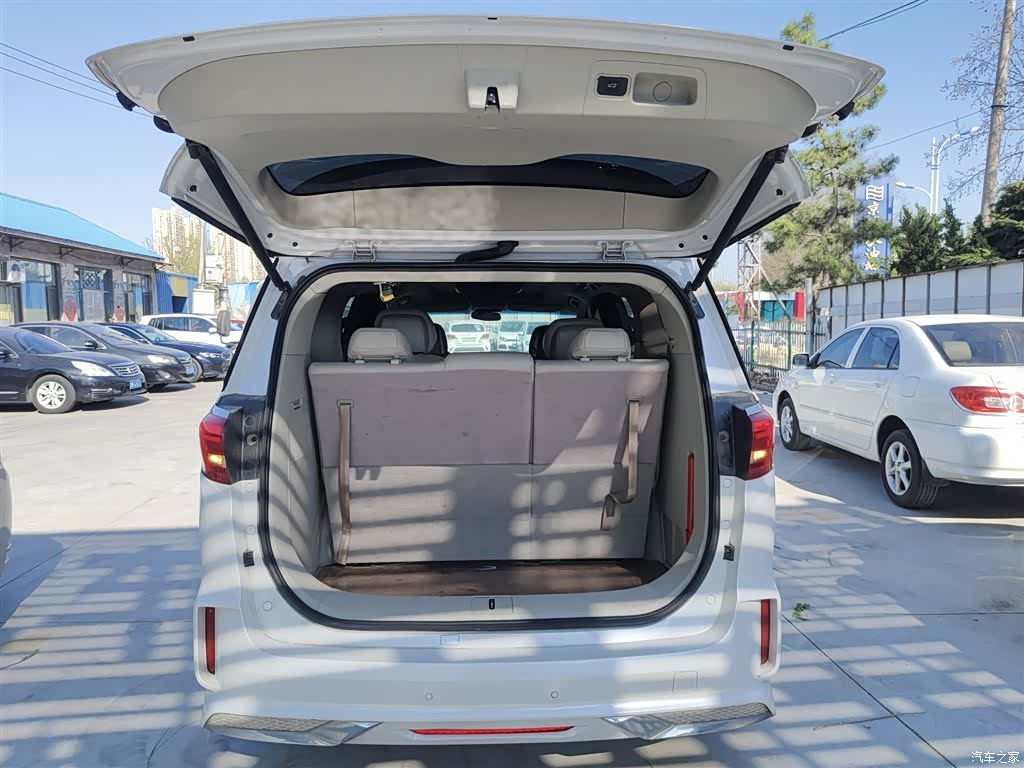 Buick GL8, 2020 19