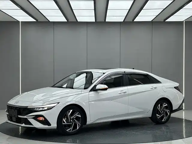 Hyundai Elantra 2023 — купить из Китая под заказ