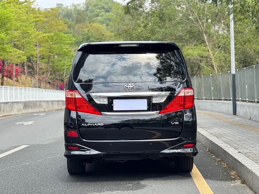 Toyota Alphard 2011, фото 6