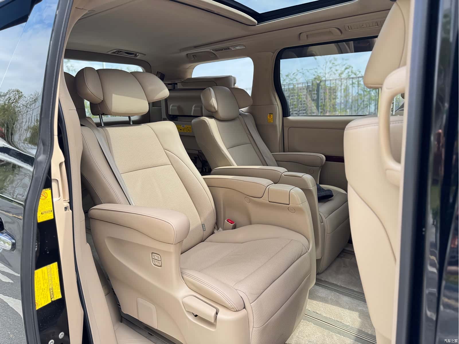 Toyota Alphard, 2011 20