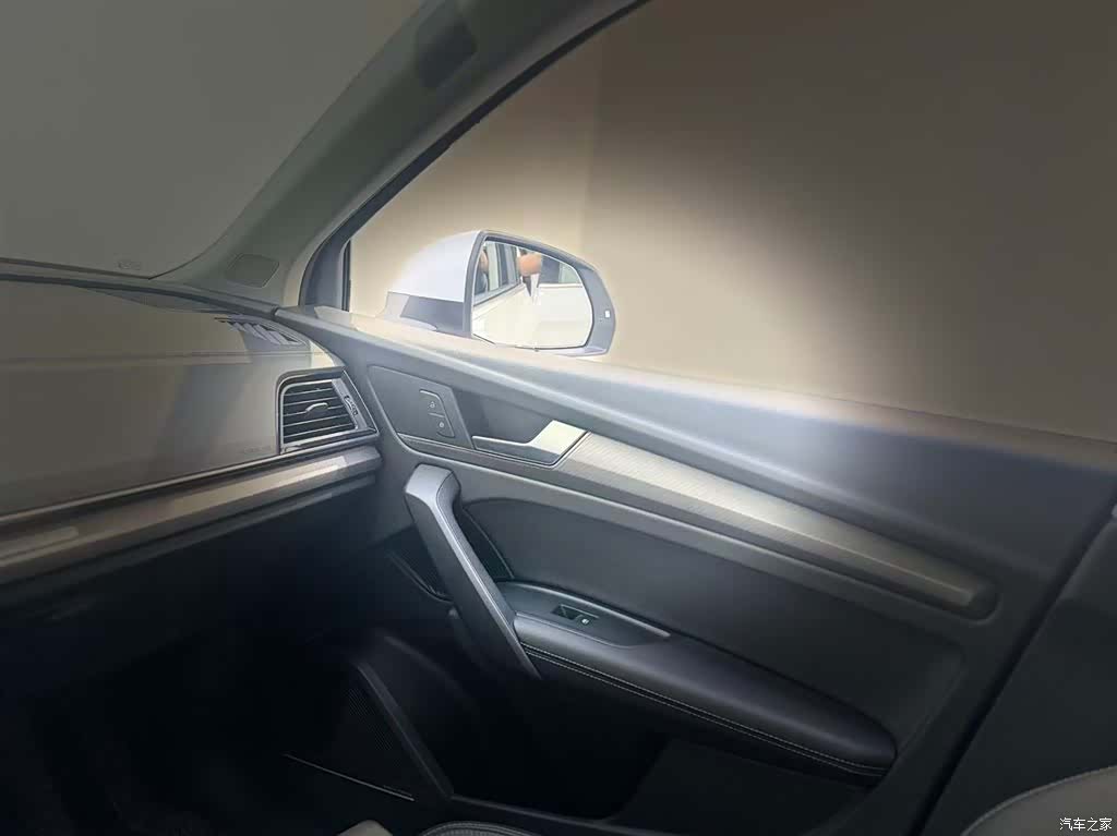 Audi Q5L, 2022 11