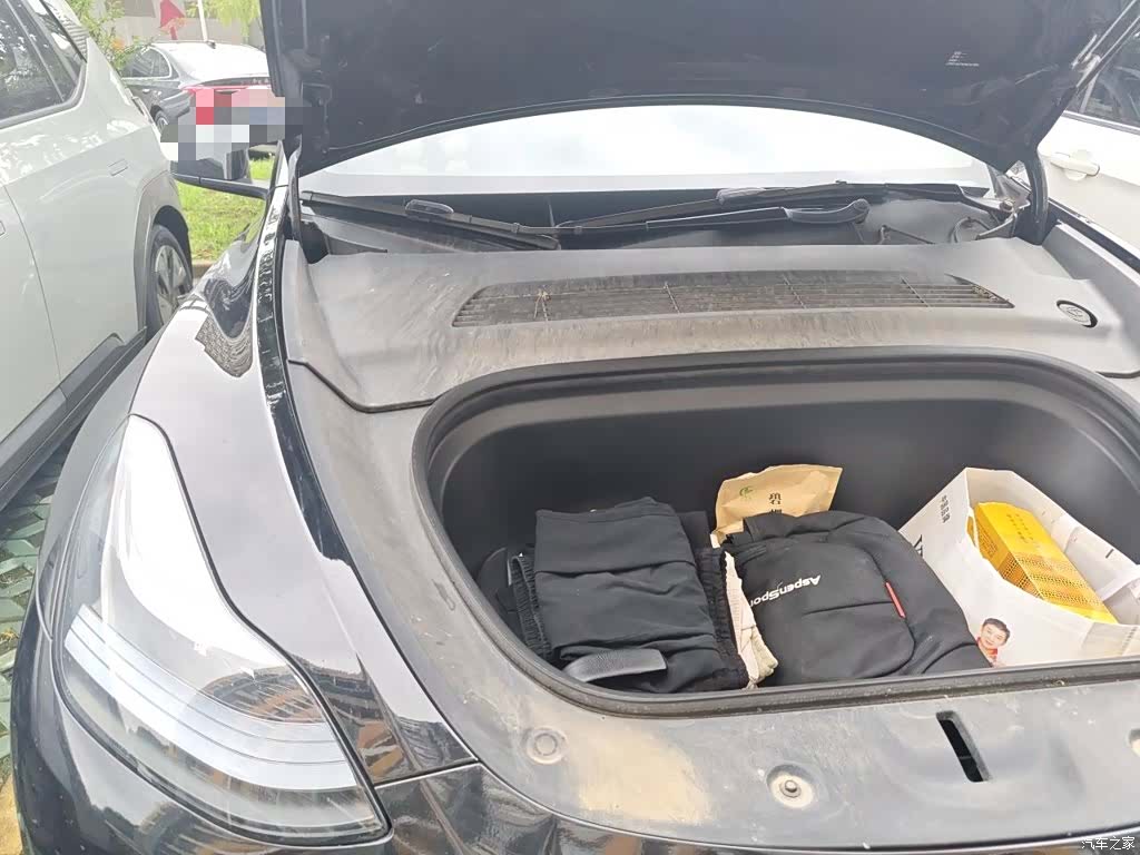 Tesla Model Y, 2022 21