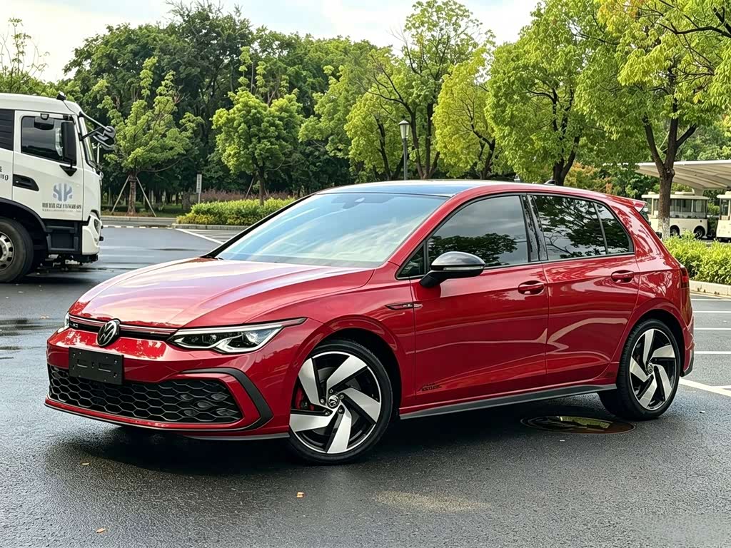 Volkswagen Golf GTI