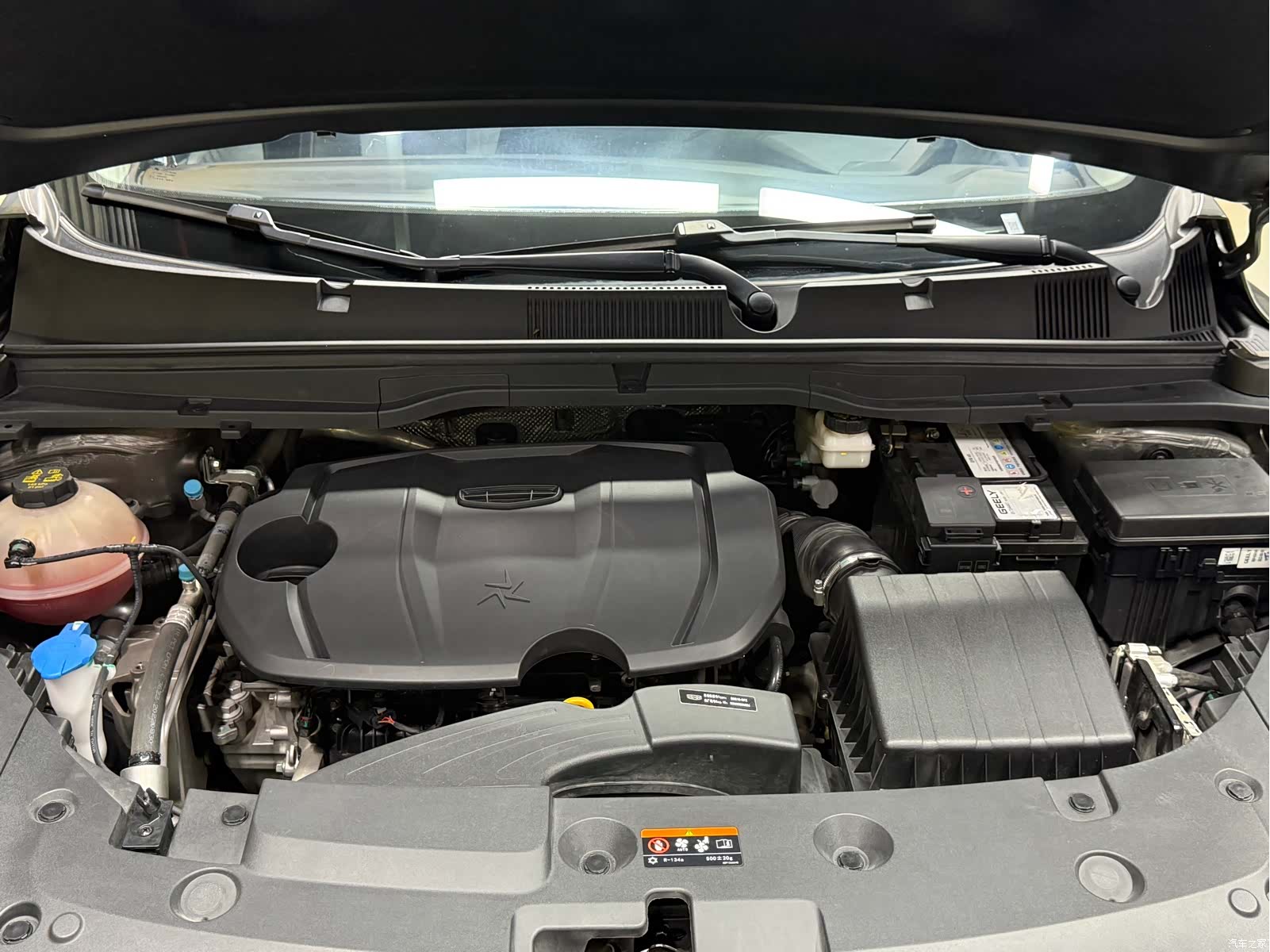 Geely Coolray, 2022 23