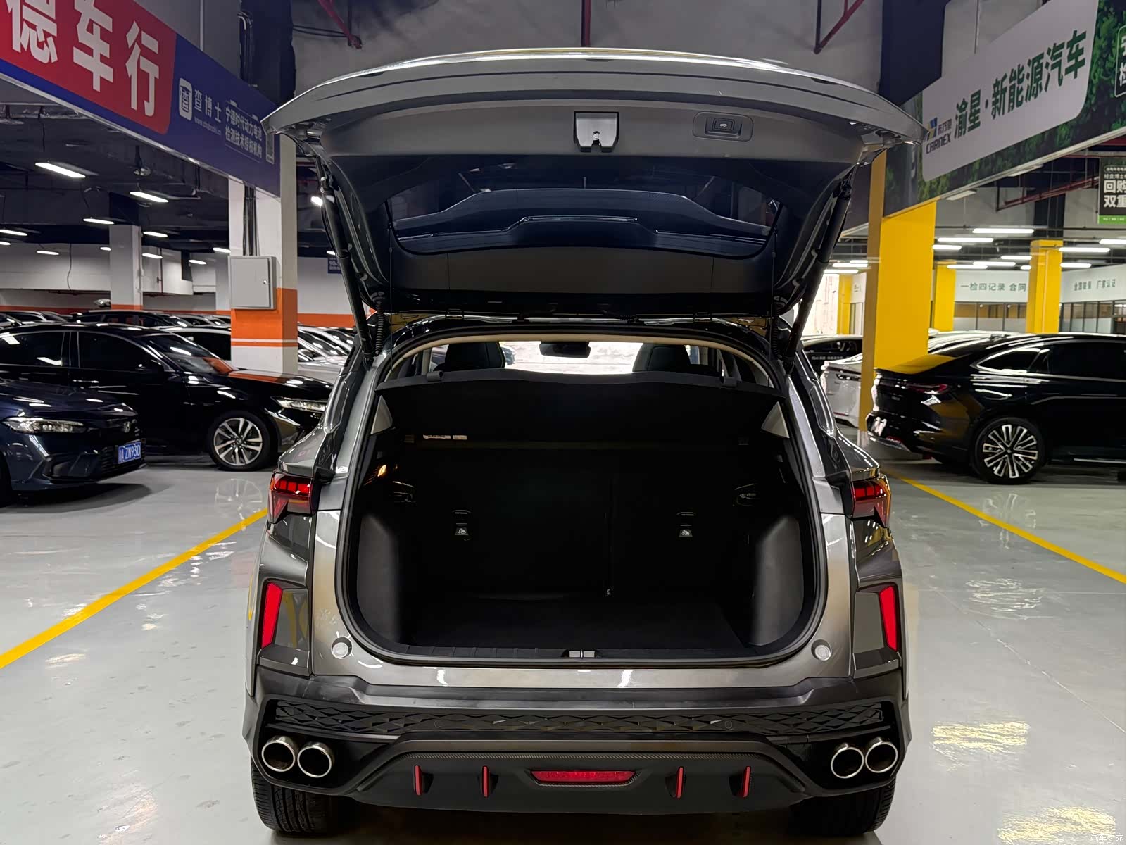 Geely Coolray, 2022 27