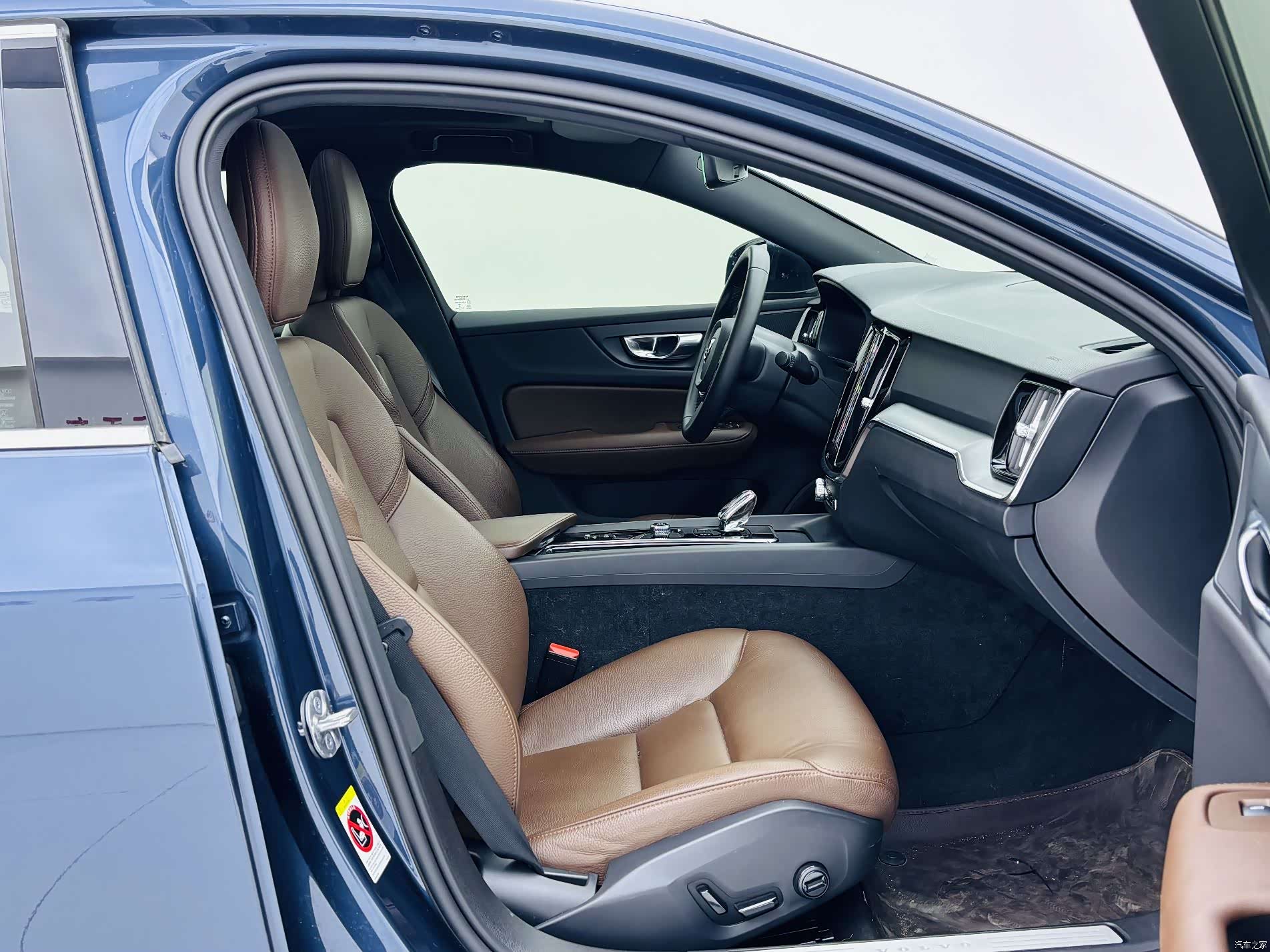Volvo S60, 2022 8