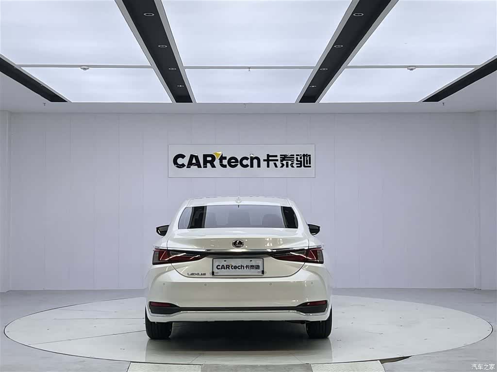 Lexus ES, 2024 13