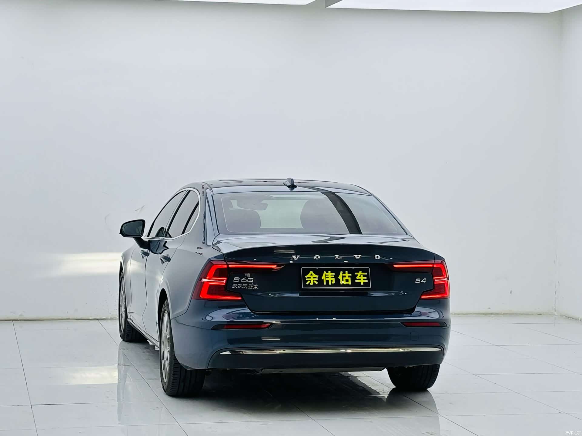 Volvo S60, 2022 все фото